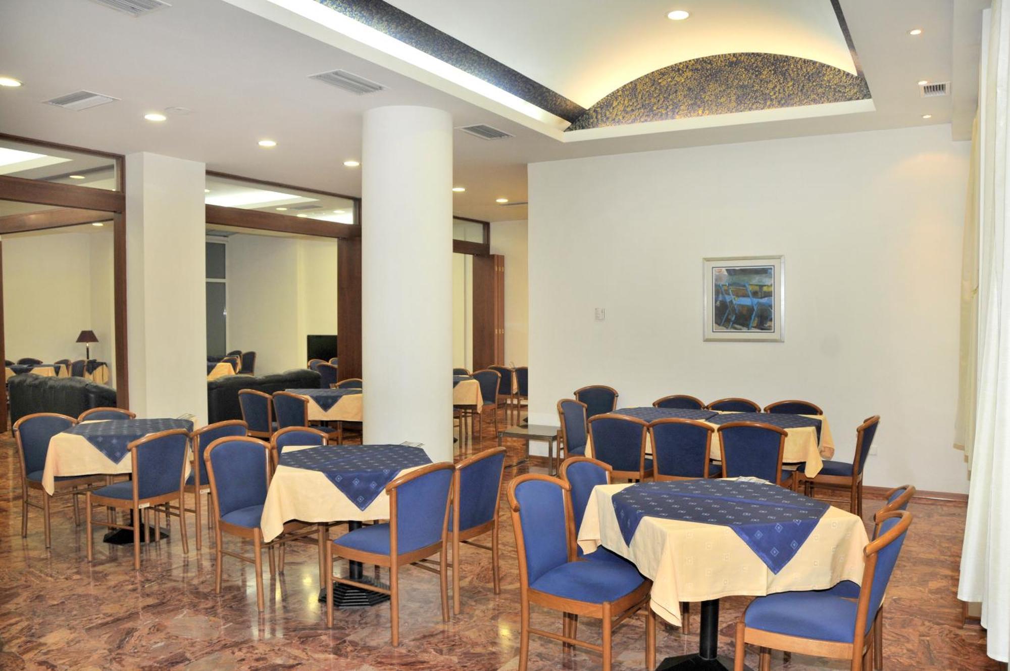 Hotel Elena Ламія Екстер'єр фото