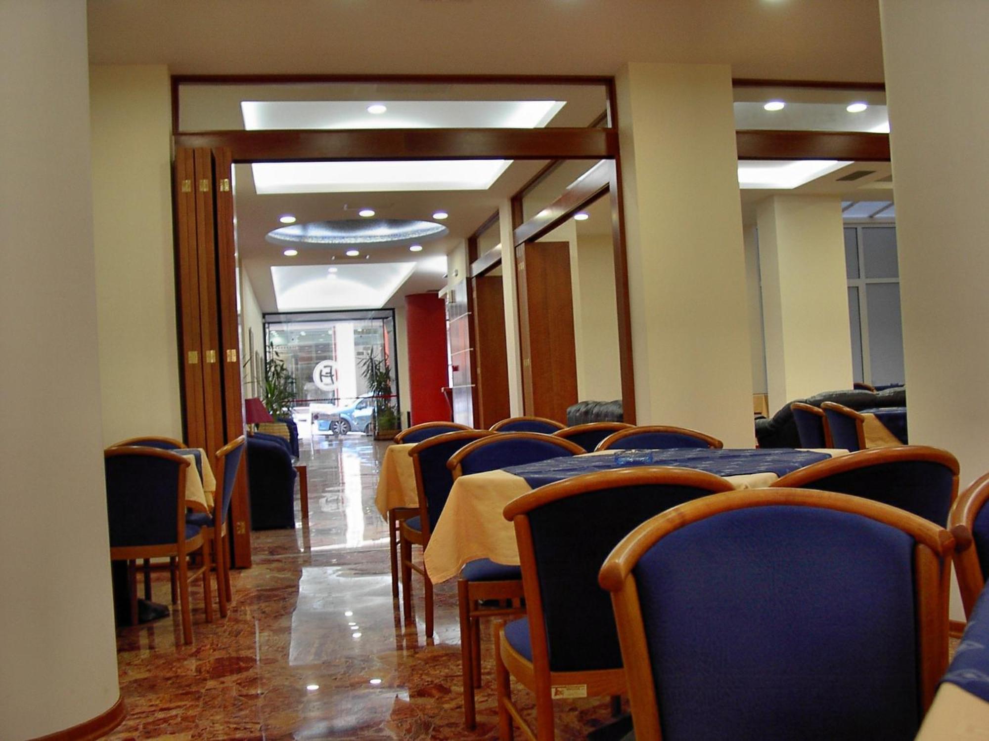 Hotel Elena Ламія Екстер'єр фото